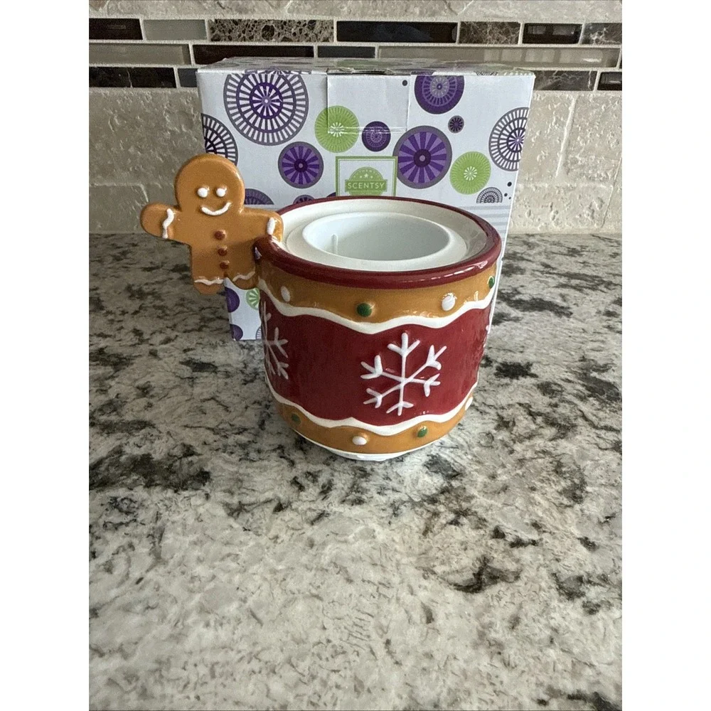 SCENTSY Gingerbread Man  Tabletop Fan Diffuser Excellent Condition